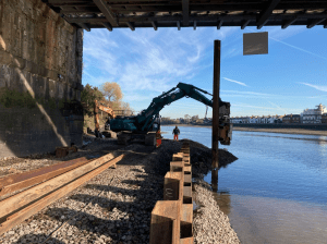 The MG-90 installing U piles below a low ceiling in UK