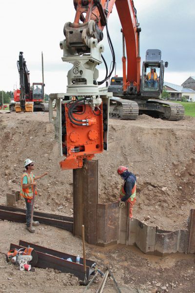 A MG-90 installed onto a Hitachi Zaxis 350LC excavator was used to help rebuilding a culvert on a secondary road in Milton, Ontario.