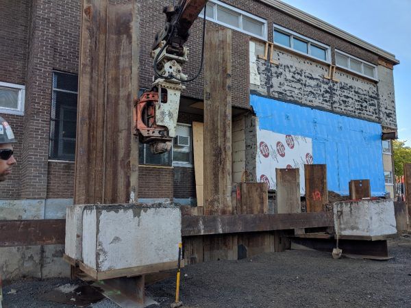 Le Gilbert MultiGrip MG-90 fut utilisé afin de renforcer le terrain autour des fondations d’une école située à Brossard. 